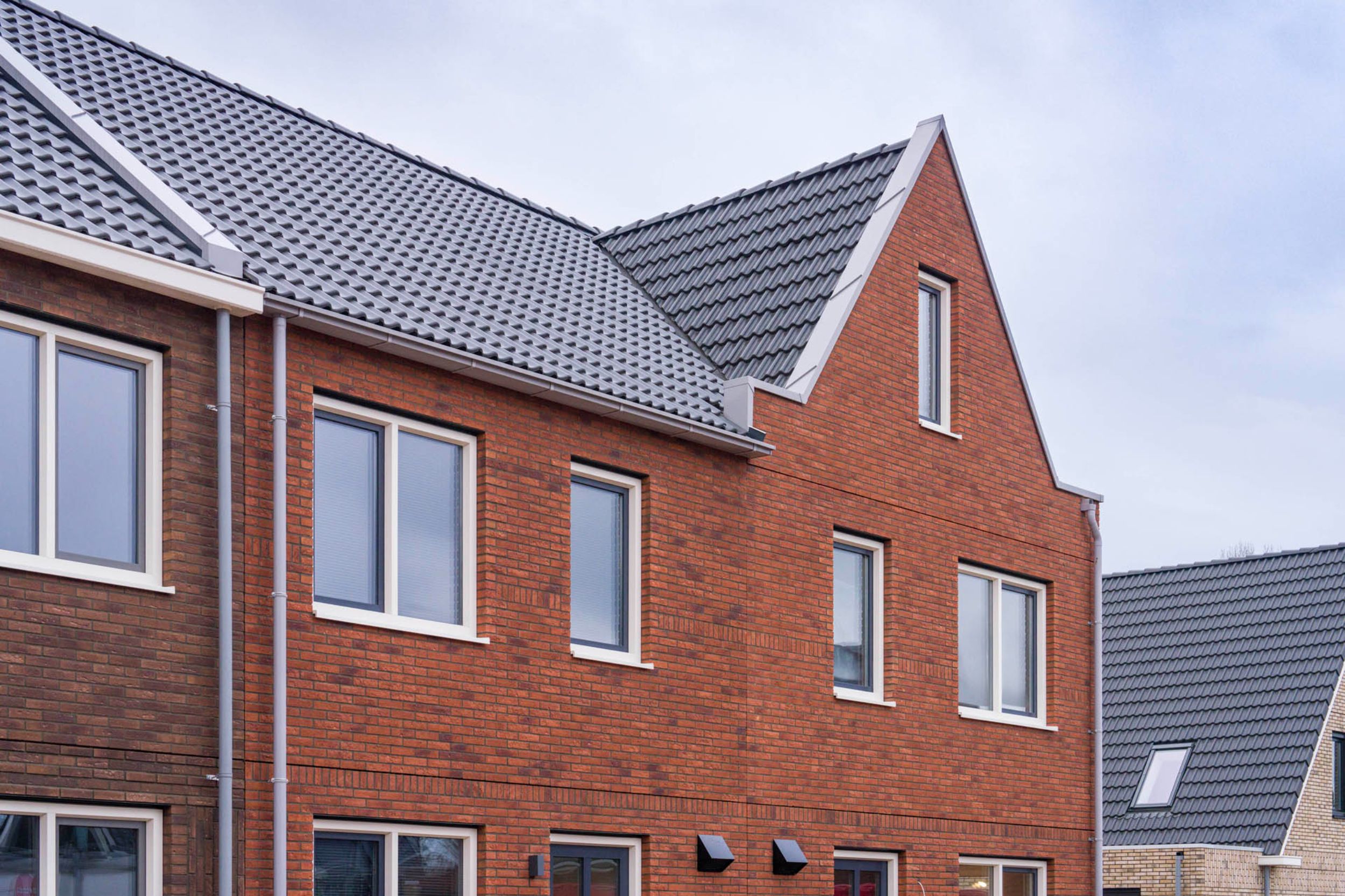 Alphen Appelhoek - Gevel detail - Tuitgevel - Rode steen