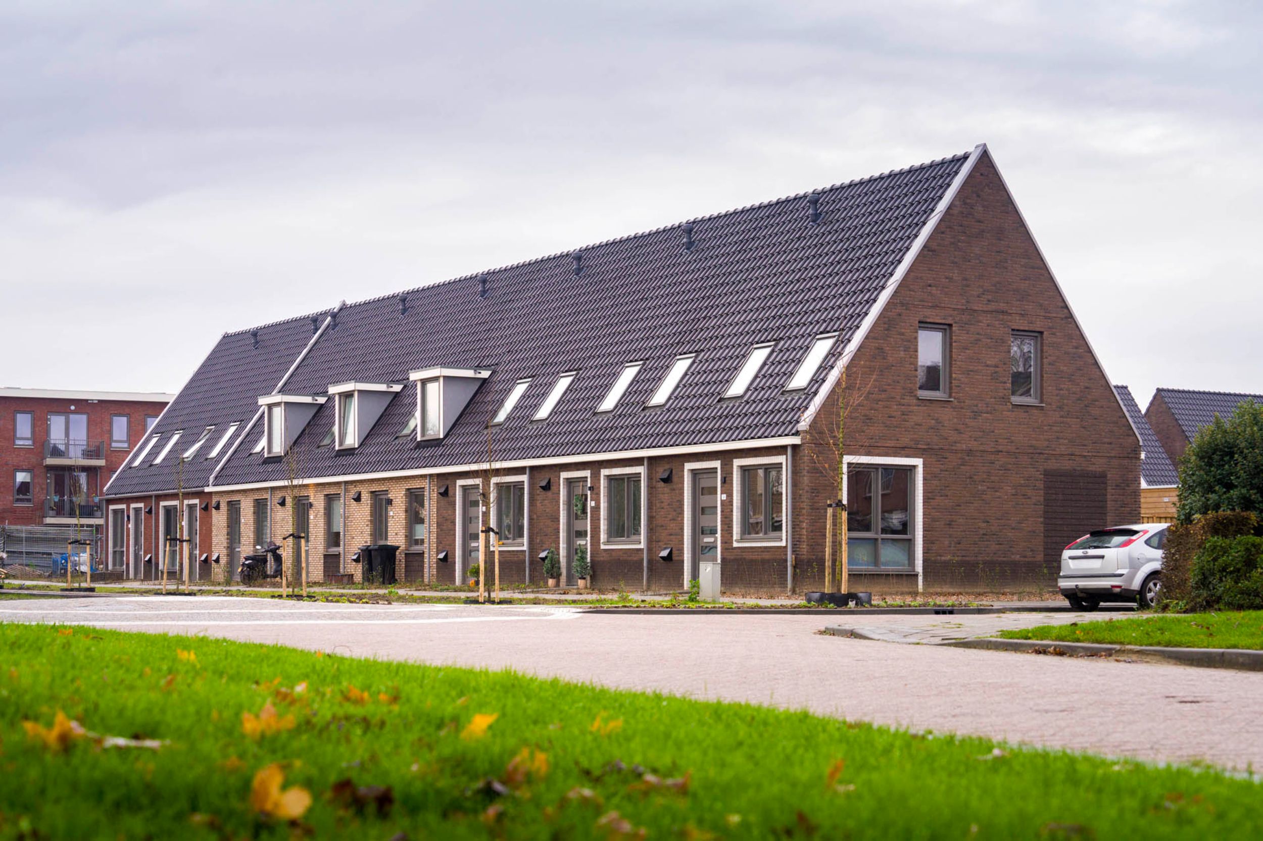 Gendt - Staatsliedenbuurt - Eenlaags met kap - rij woningen