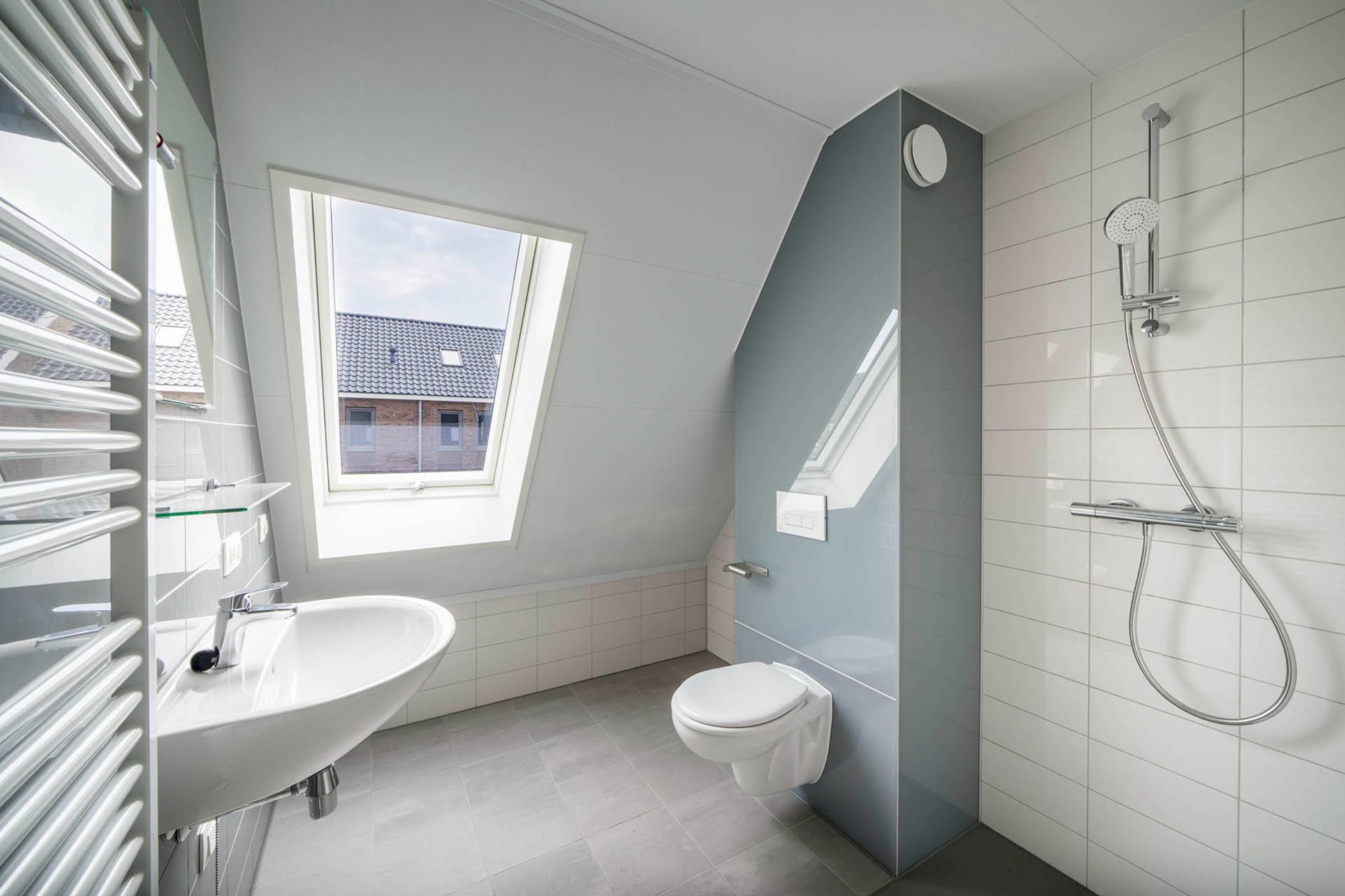 Staatsliedenbuurt Gendt - Badkamer van de eenlaags met kap woningen