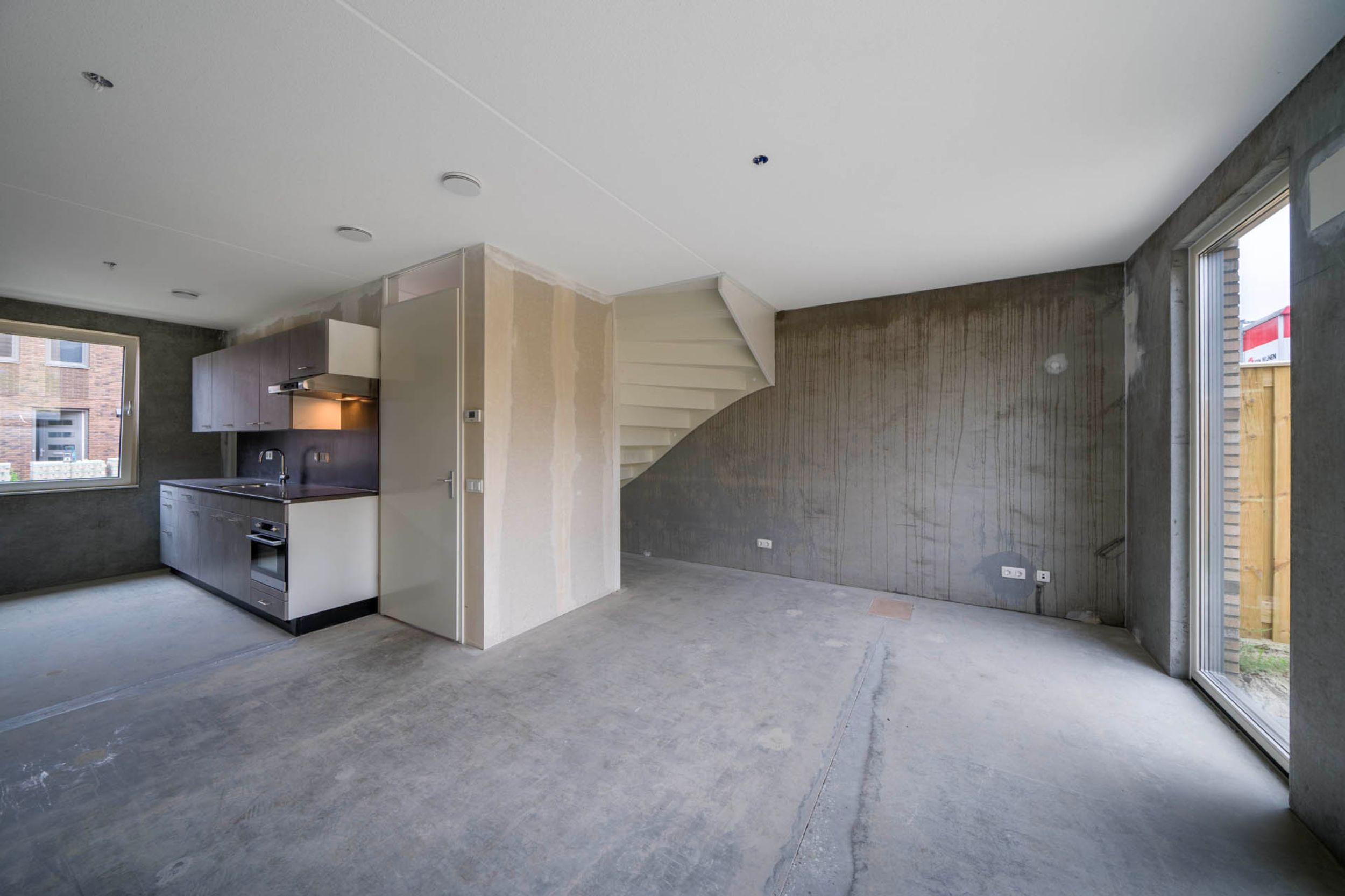 Staatsliedenbuurt Gendt - Foto genomen vanuit de woonkamer waarbij je de trap ziet en de keuken