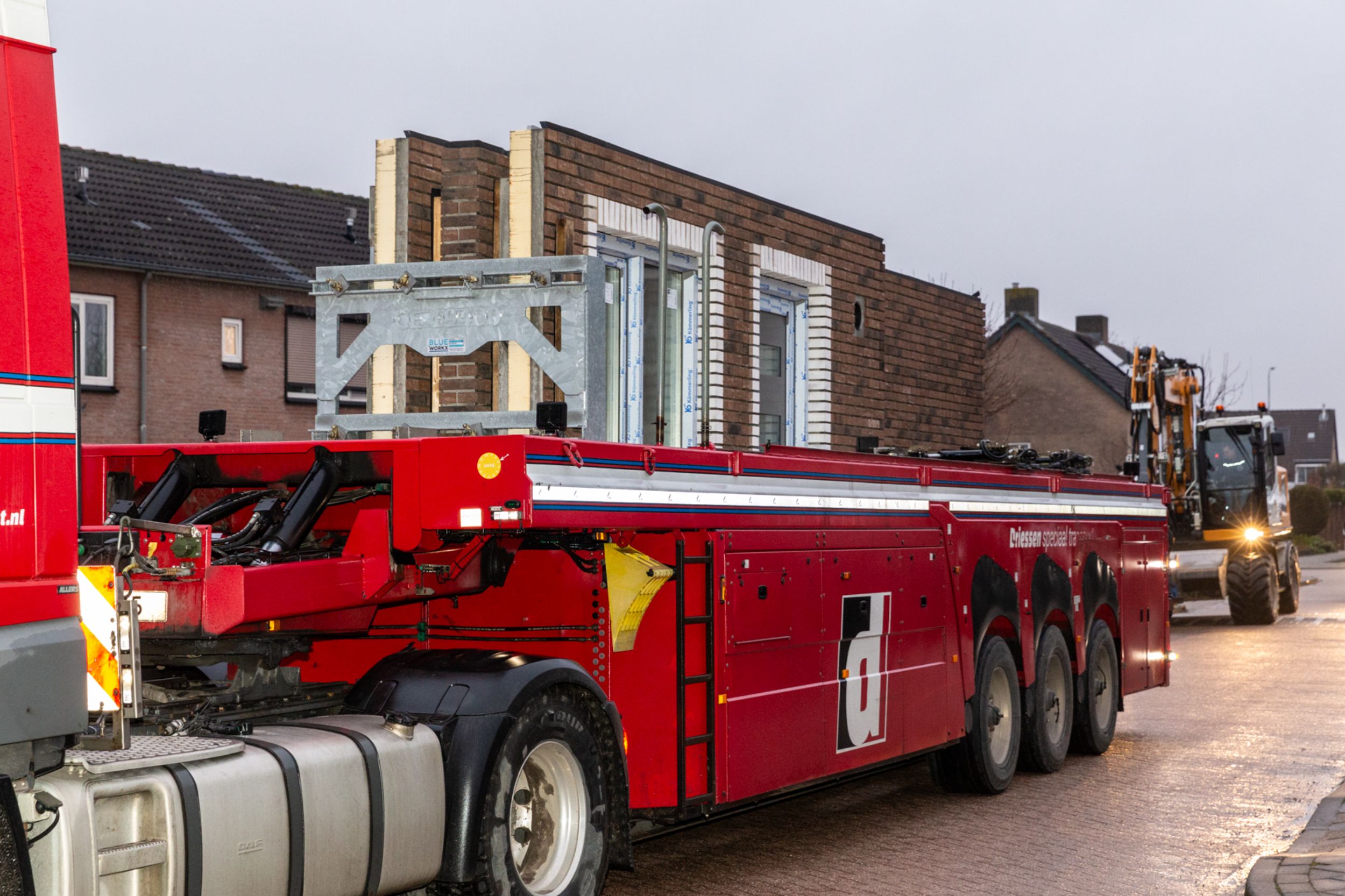 Start bouw Gendt Staatsliedenbuurt - vrachtwagen met elementen