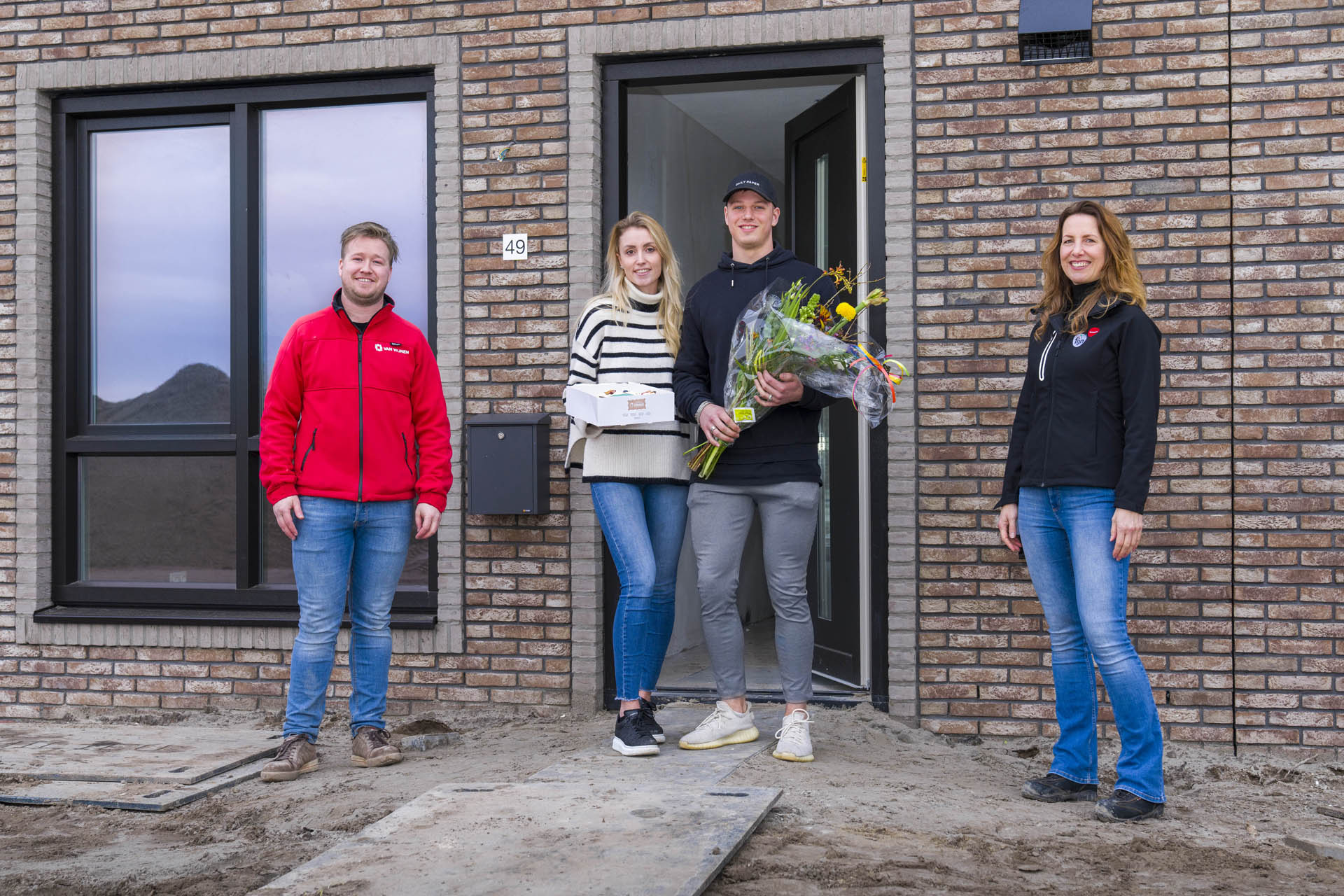 Taart en bloemen door Jelle Talsma en Isabel Pedersen