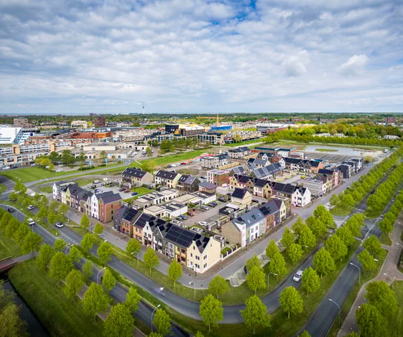 Dronefoto van Lelystad Parkwijk waarbij je de diversiteit in gevels duidelijk kunt zien Dronefoto van Lelystad Parkwijk waarbij je de diversiteit in gevels duidelijk kunt zien