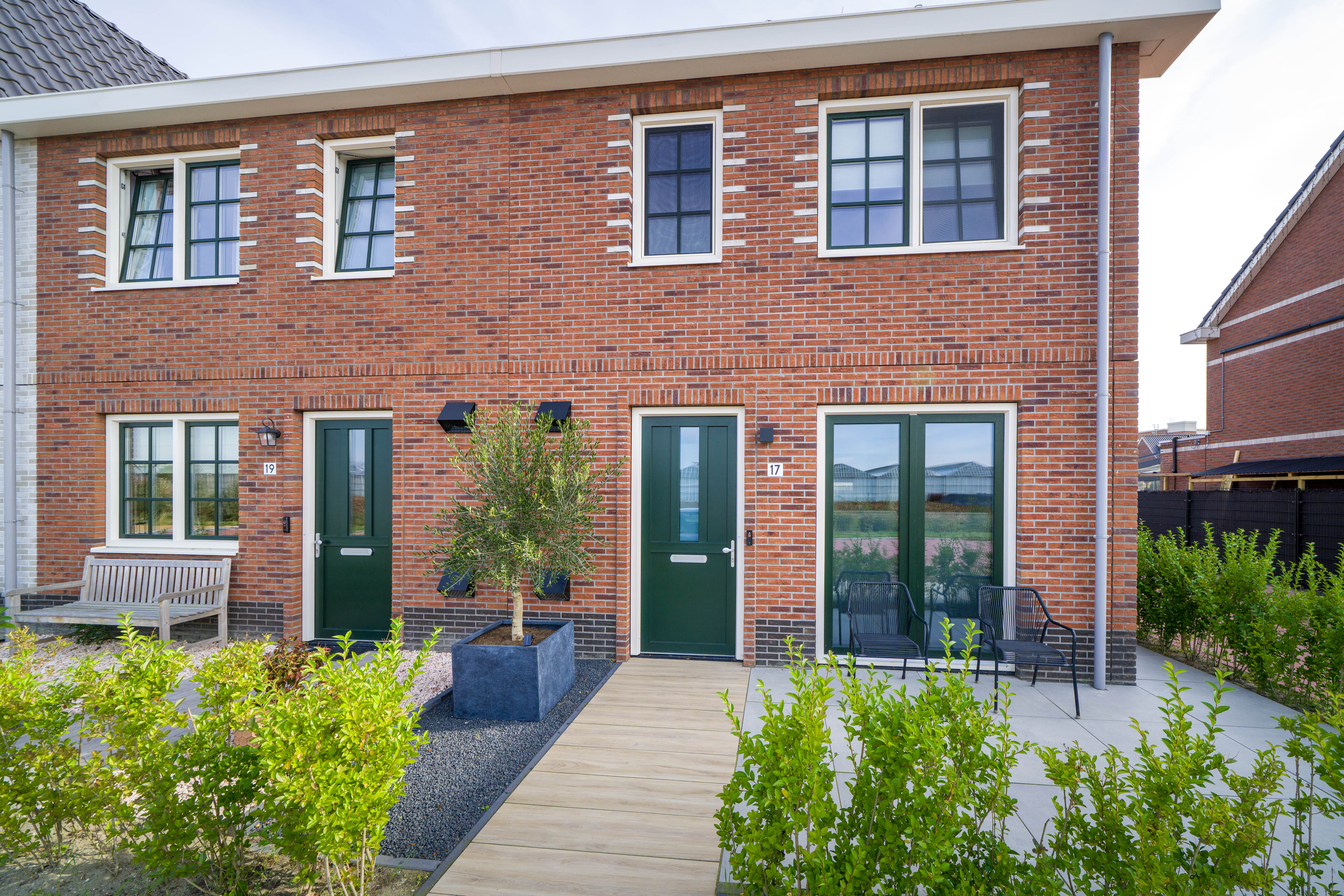 Zevenhuizen - 2 huizen naast elkaar