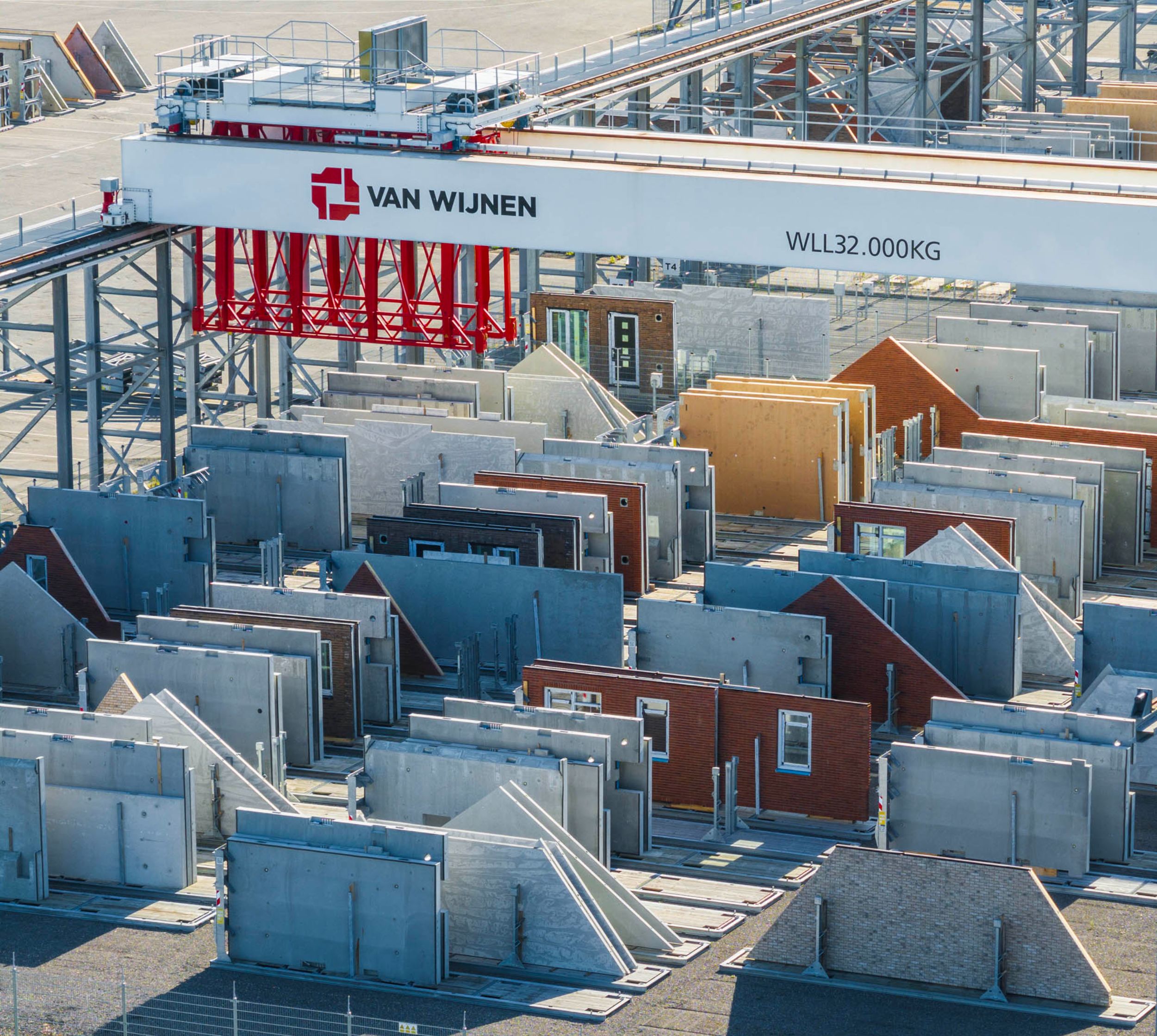 Dronefoto Woningfabriek Heerenveen - Vol tasveld - Elementen uit de woningfabriek