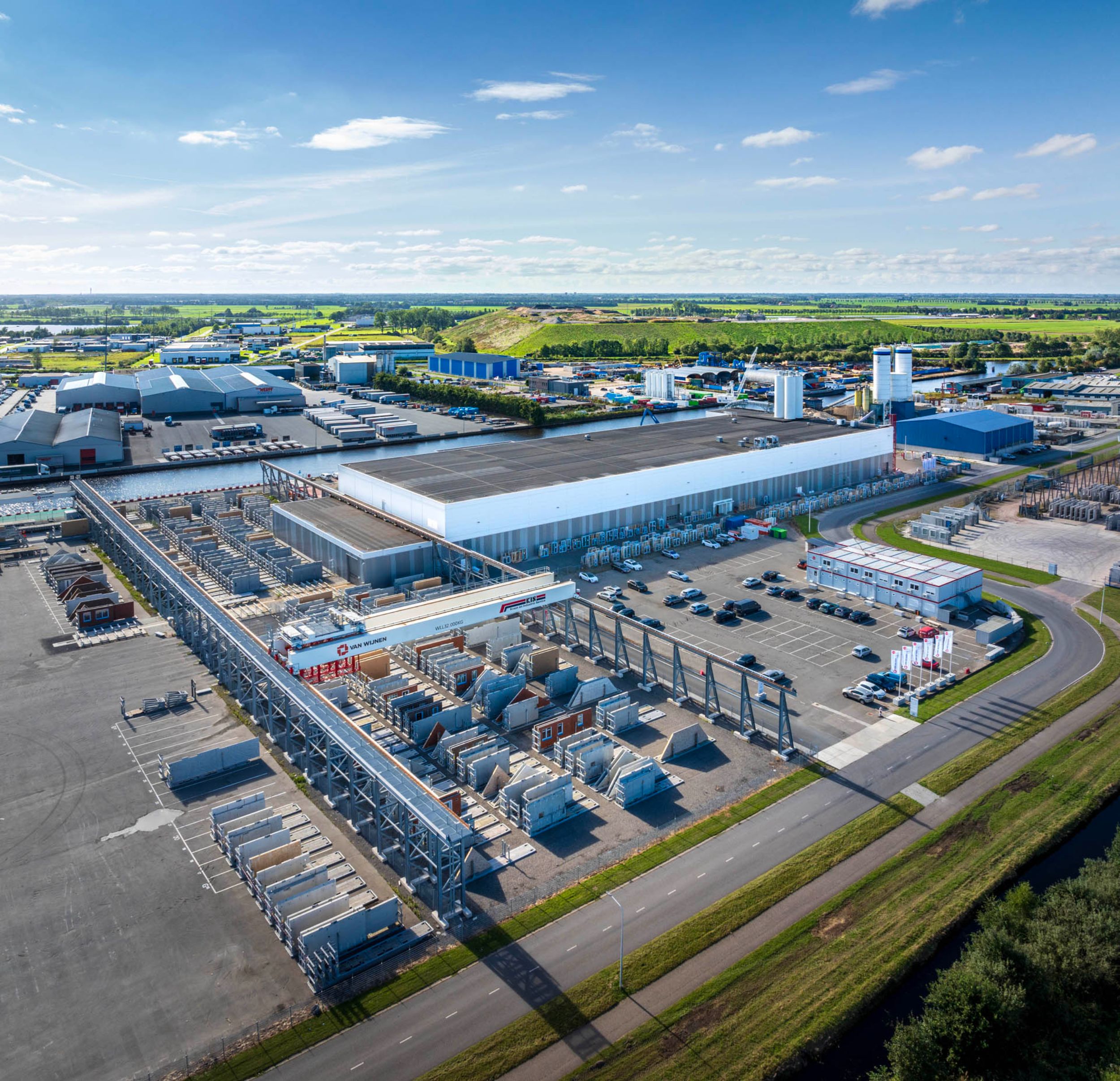 Dronefoto Woningfabriek Heerenveen - Wegkant