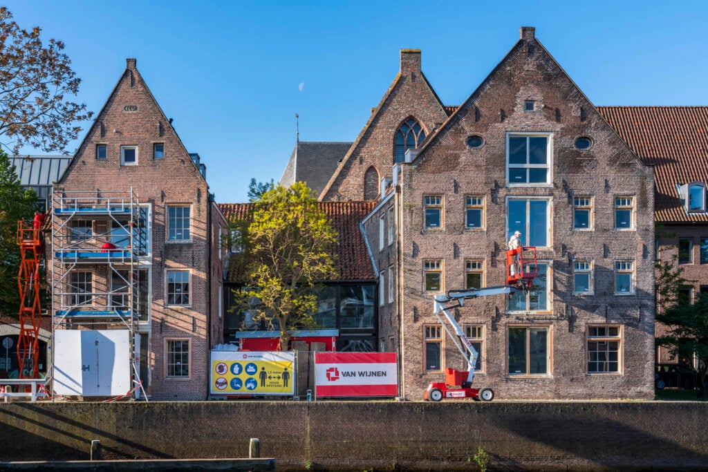 1920px_Zwolle_Aan_de_Stadsmuur_00-1024x683-1