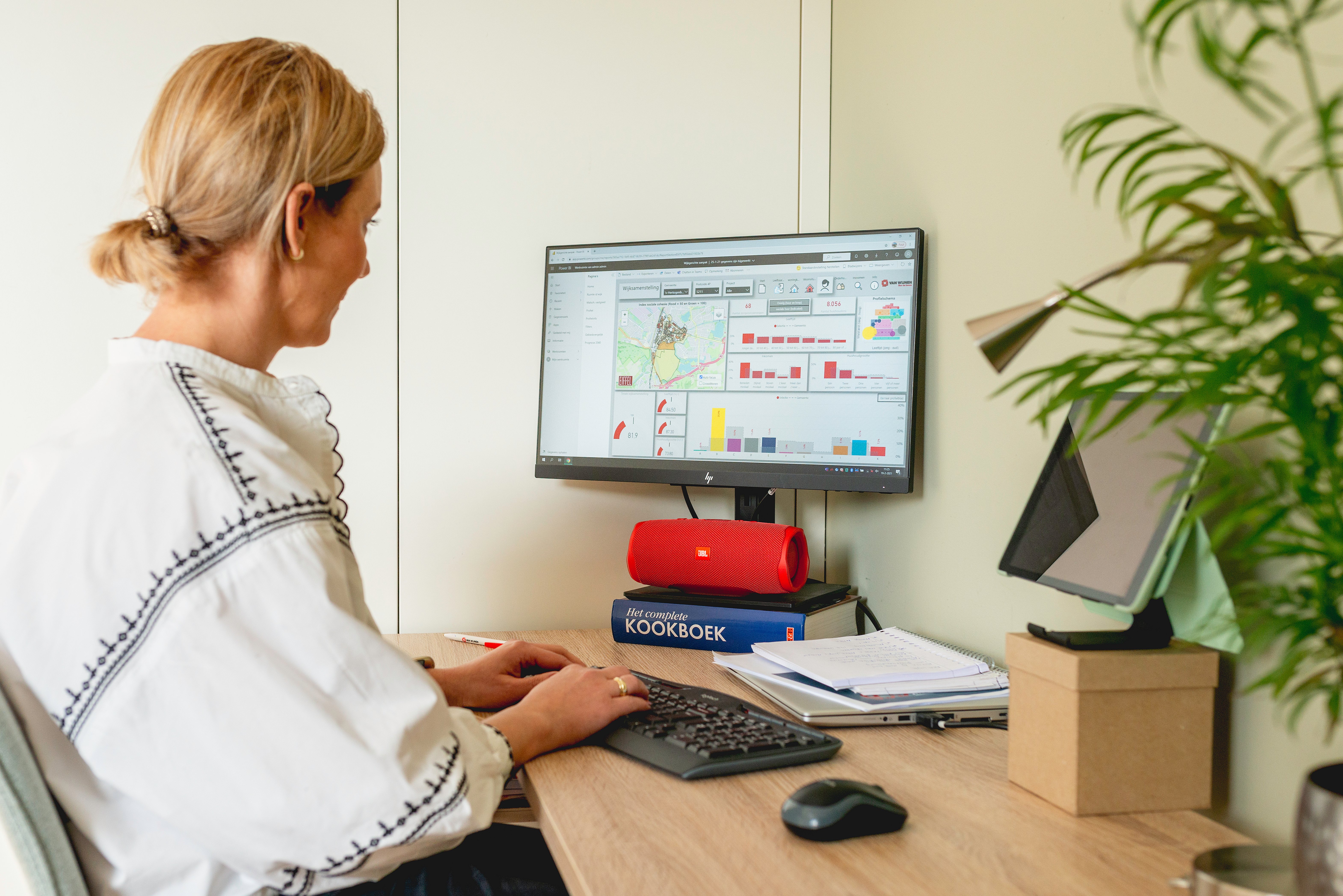 Algemeen Rianne Paijmans Collega Wijkgerichte Aanpak Wijkontwikkeling Werkplek Thuis Bureau (4)