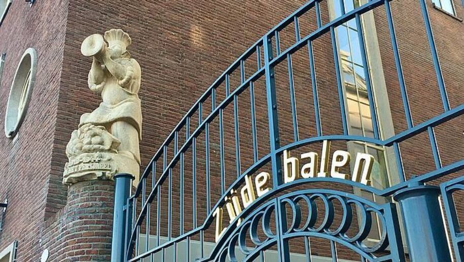 beeldje_bakker_Zijdenbalen-915x518-teruggeplaatst-6-11