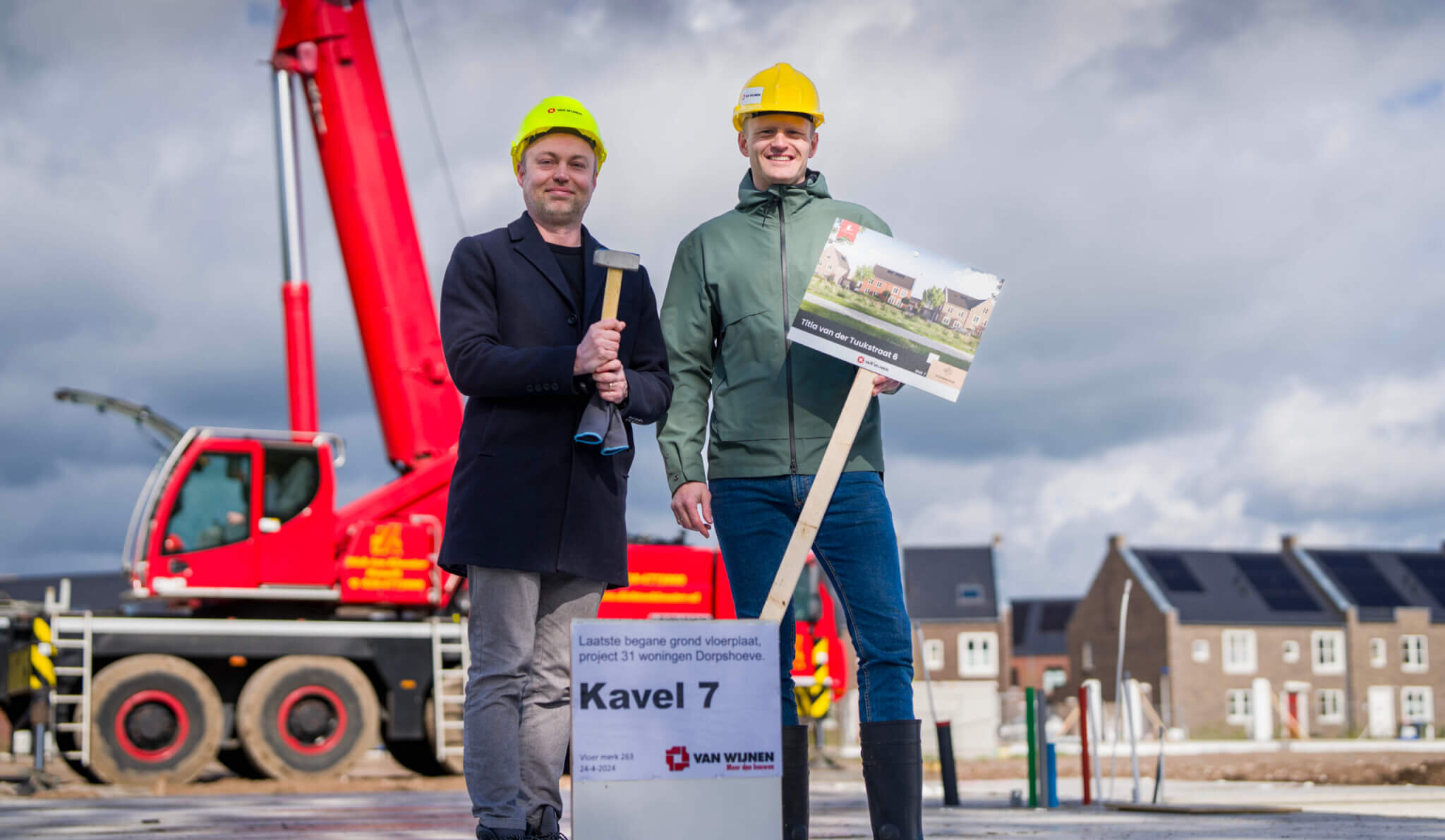 Steenbrugge_start_bouw_dorpshoeve_Rob_de_Geest_bewoner