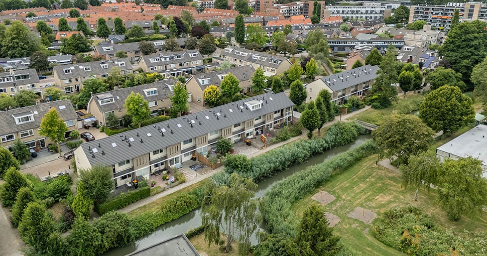 Dronefoto woningen Bisschopswater Breukelen Vecht & Omstreken