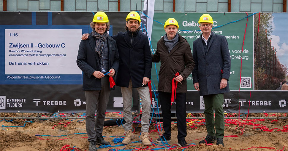 Foto van aanwezigen start bouw Zwijsen II Tilburg Spoorzone