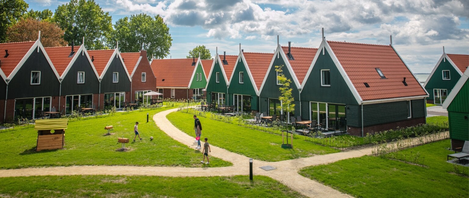 Volendam-met-gasten-2-1-1536x649-1