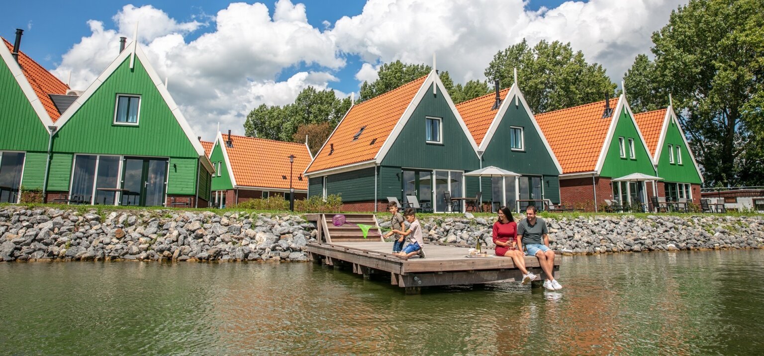 Volendam-met-gasten-3-LR-1-1536x716-1