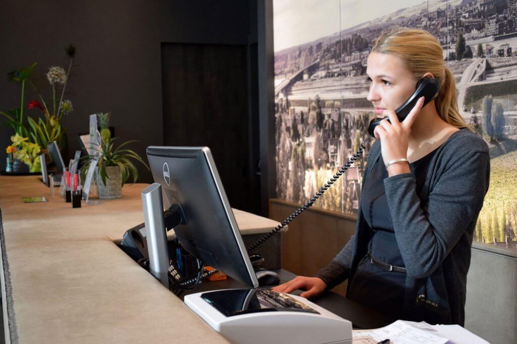 Receptioniste-Van-der-Valk-Hotel-Nijmegen-Lent-1030x687-1024x683-1