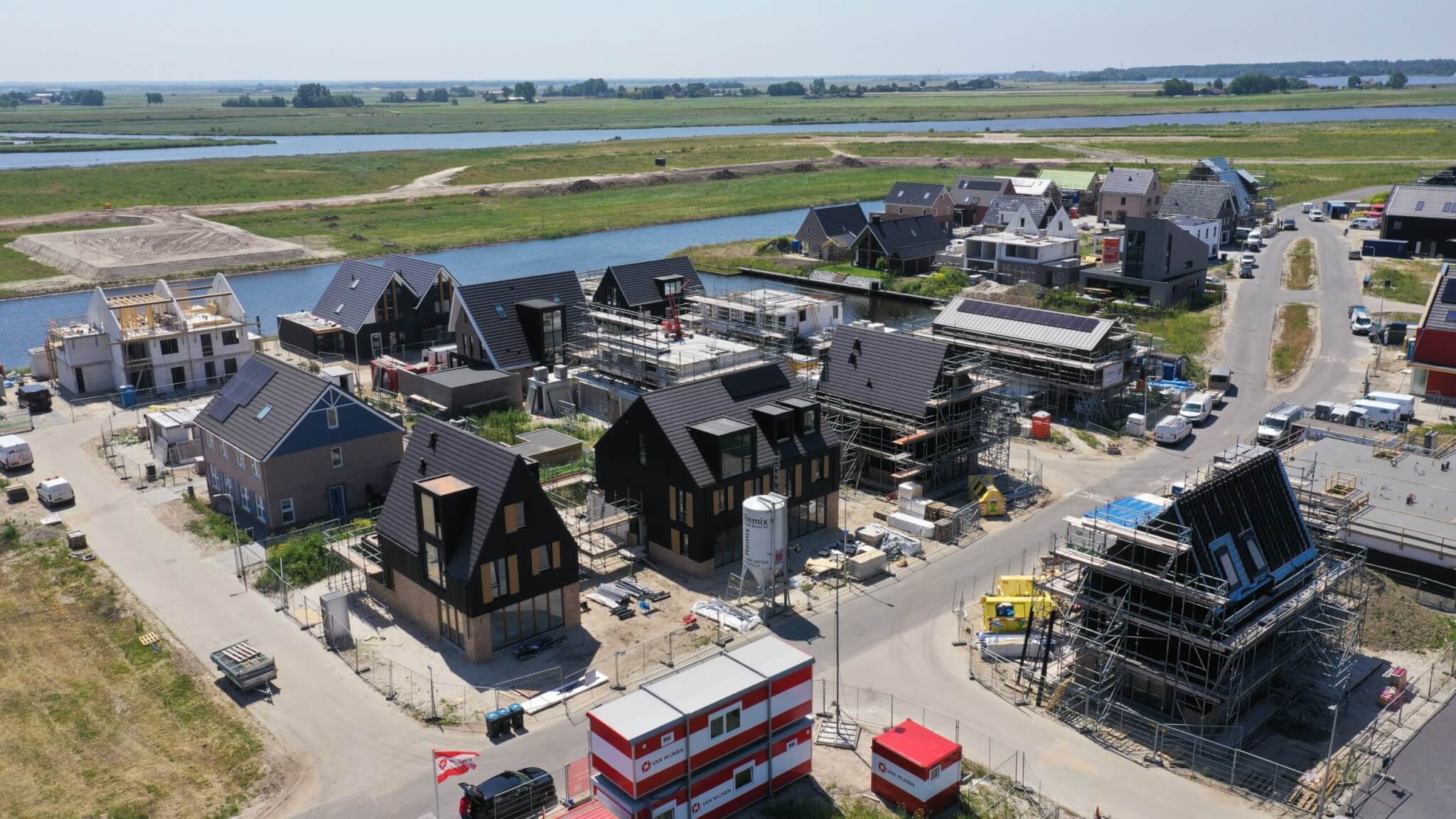 Dronebeeld Het Eiland juni 23