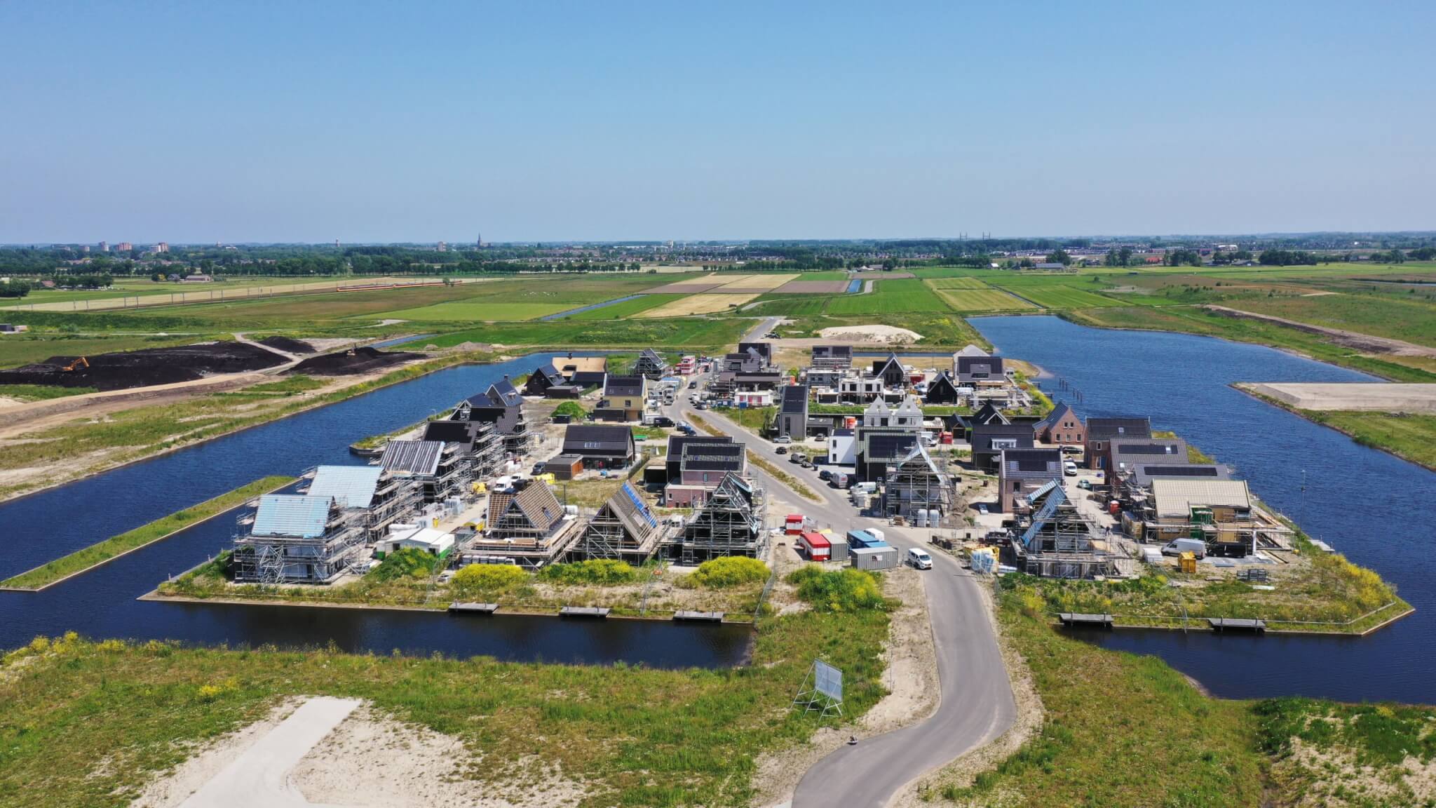 Dronebeeld Het Eiland juni 23