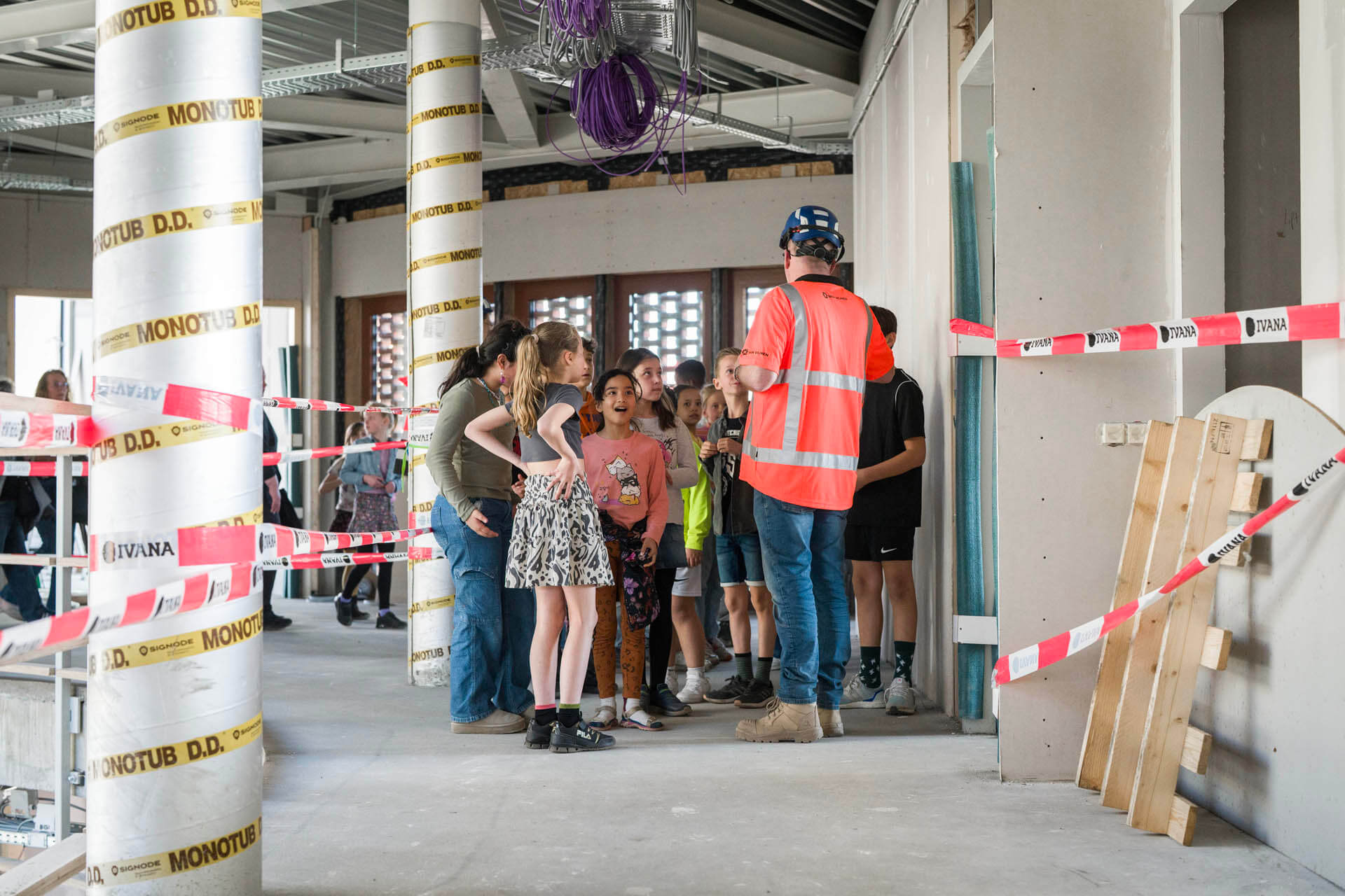 Bezoek leerlingen IKC De Tjalk aan nieuw onderwijsgebouw in Lelystad (1)