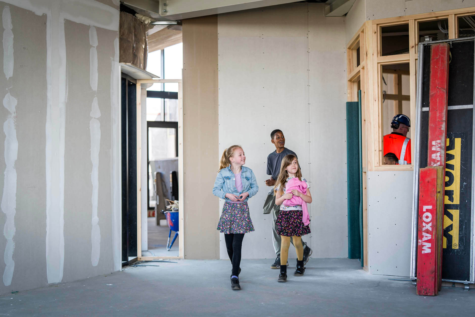 Bezoek leerlingen IKC De Tjalk aan nieuw onderwijsgebouw in Lelystad (9)