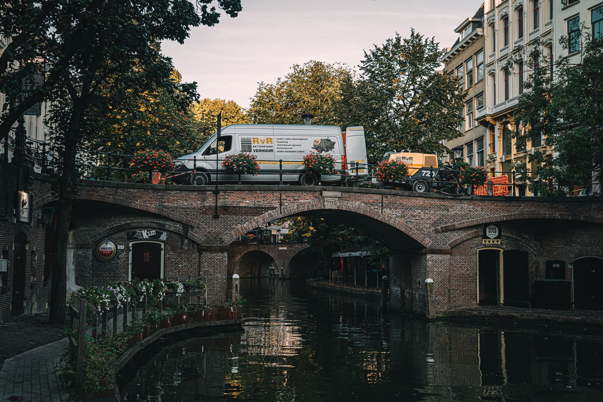 Renovatie-Oudegracht-Utrecht_beton1