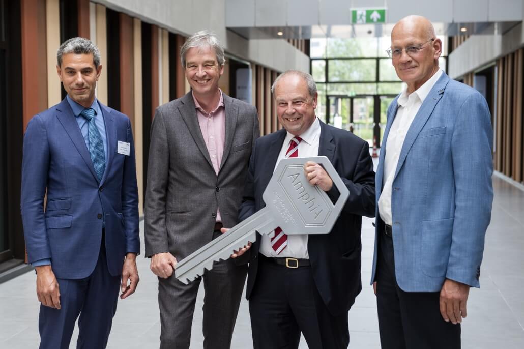 Overhandiging grote sleutel amphia ziekenhuis