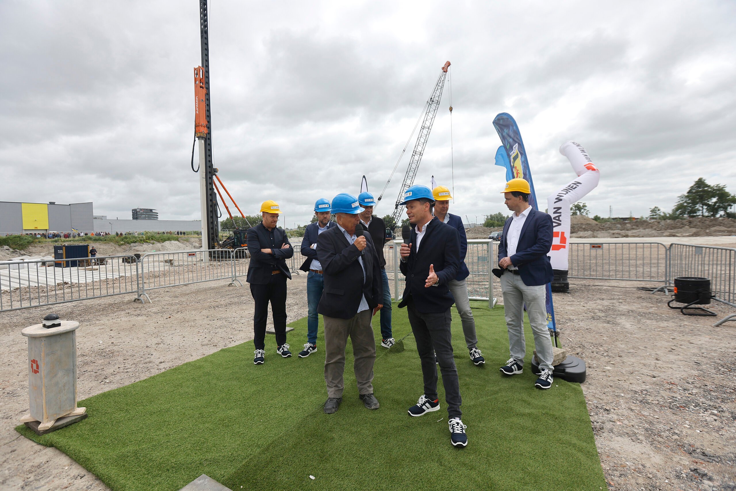 Eerste paal SC Cambuur Stadion