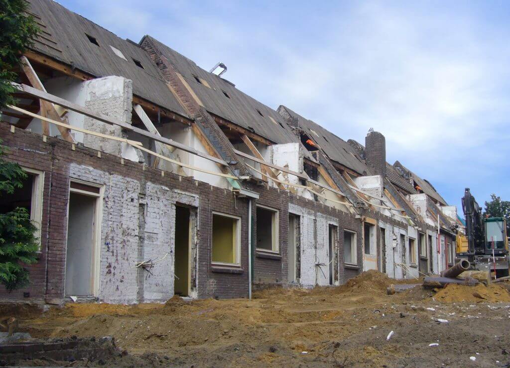 Lege huizen tijdens werkzaamheden