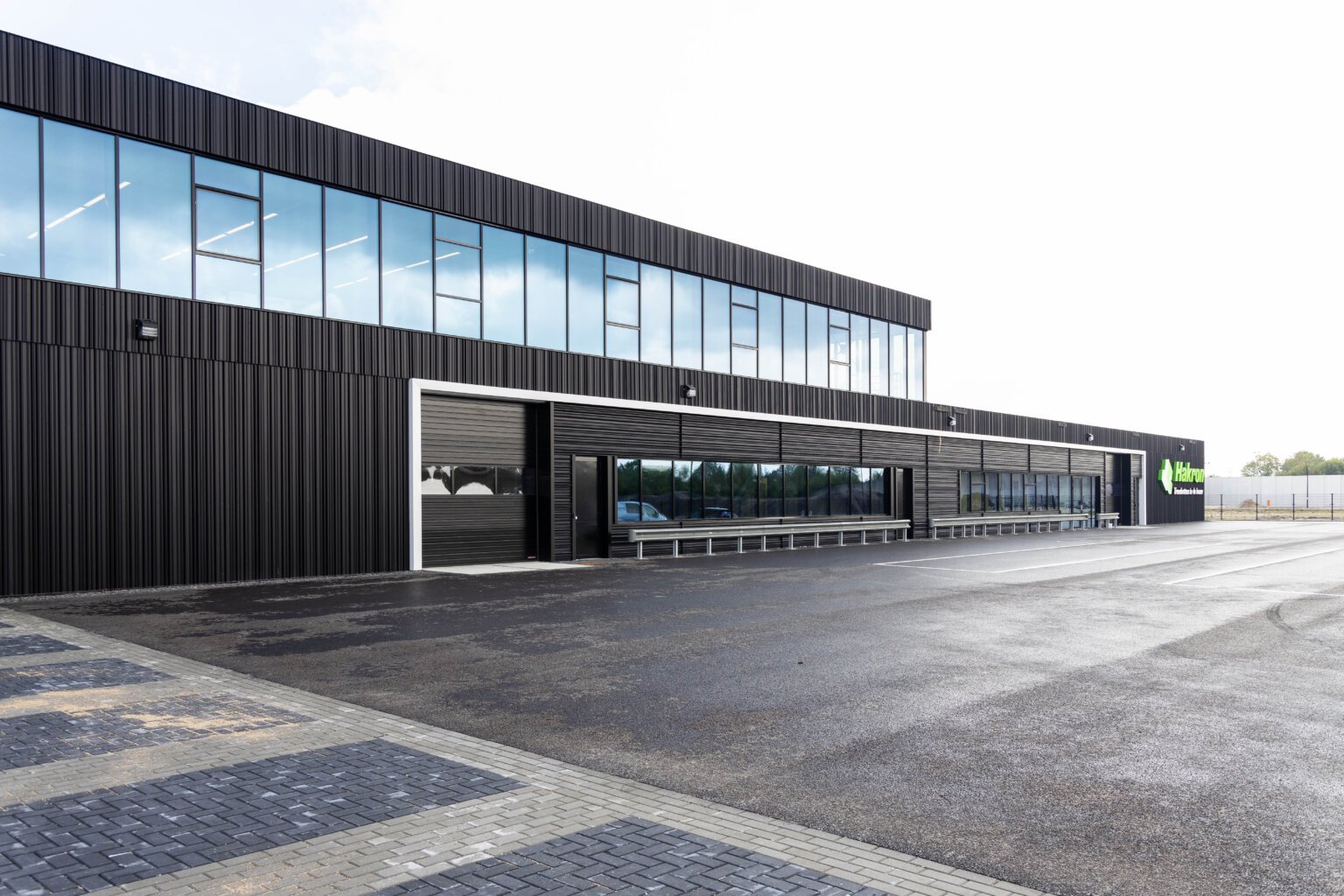 Bouw kantoorpand Hakron Harderwijk - de achterkant van het pand van Hakron