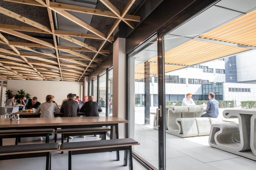 Pauzeruimte binnen en terras buiten