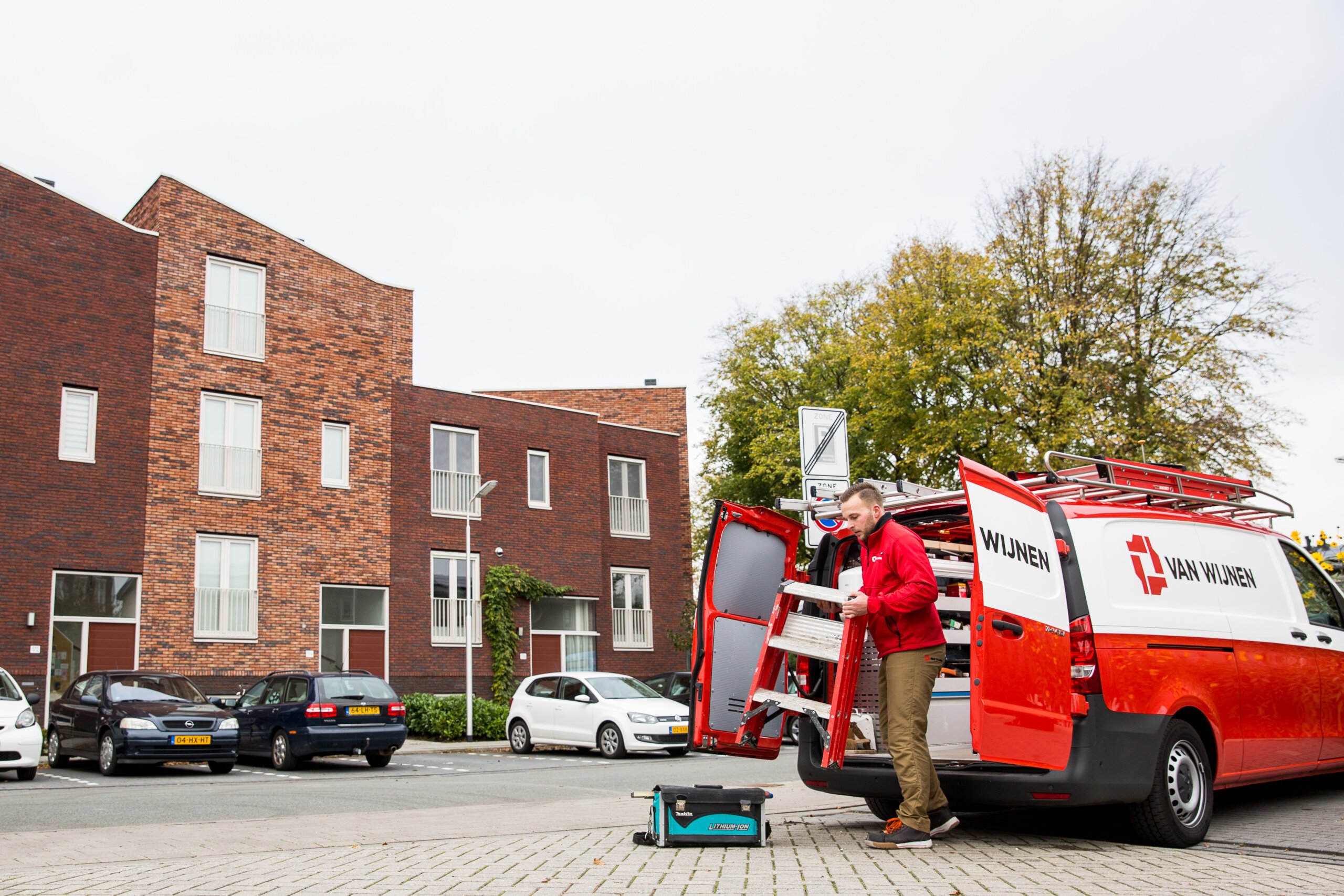 Van Wijnen vastgoedbeheer werkbus