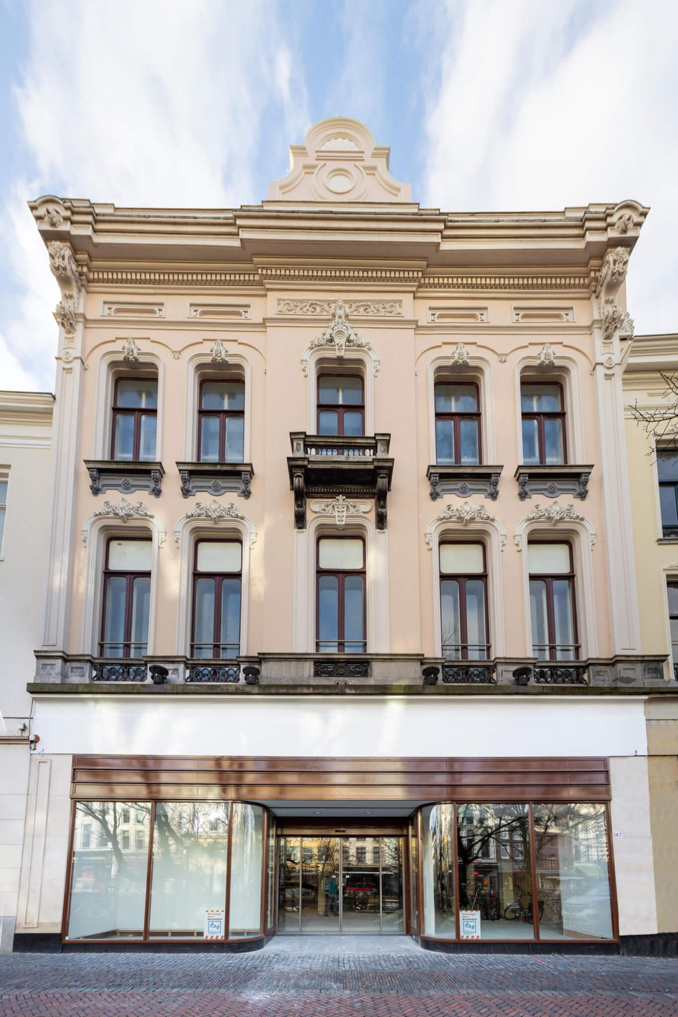 Renovatie-Oudegracht-Utrecht_voorzijde-pand-scaled
