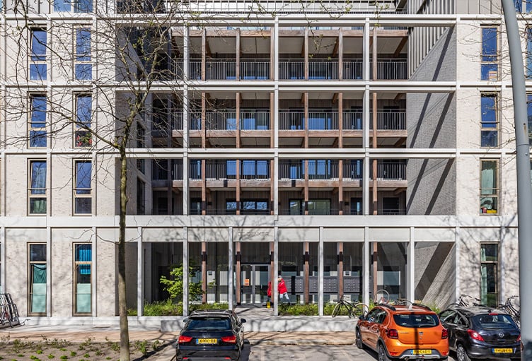 Ingang studentenwoningen BrabantWonen Campus300