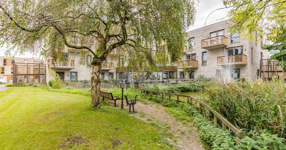 Parkbankje woonzorgcomplex t boveneind