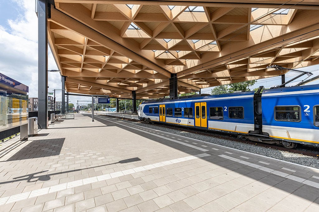 Van Wijnen NS Station Ede-Wageningen