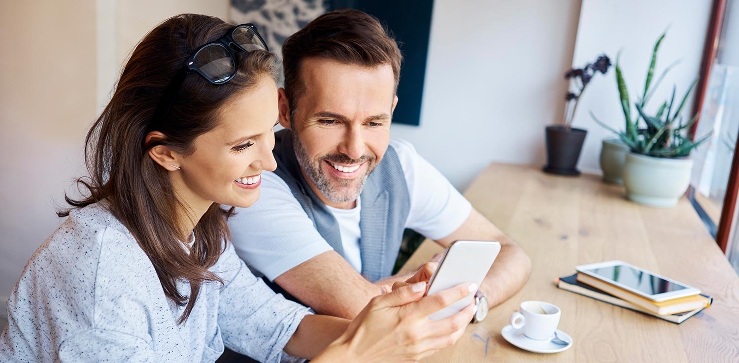 Couple chooses energy provider on smartphone after moving to Columbus
