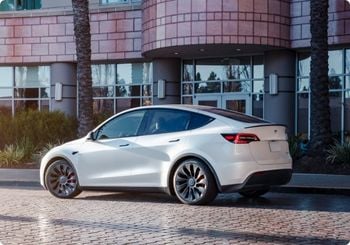 Tesla model Y 7 persoons auto