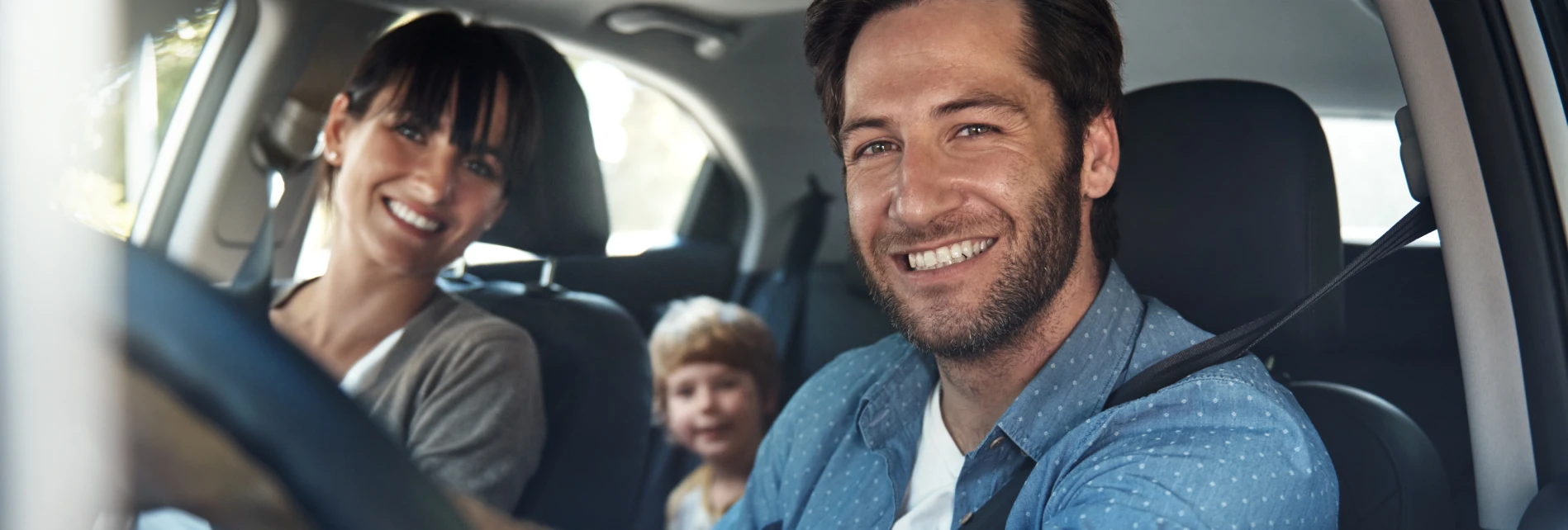 Gezin-in-gefinancieerde-auto-bij-mobilist