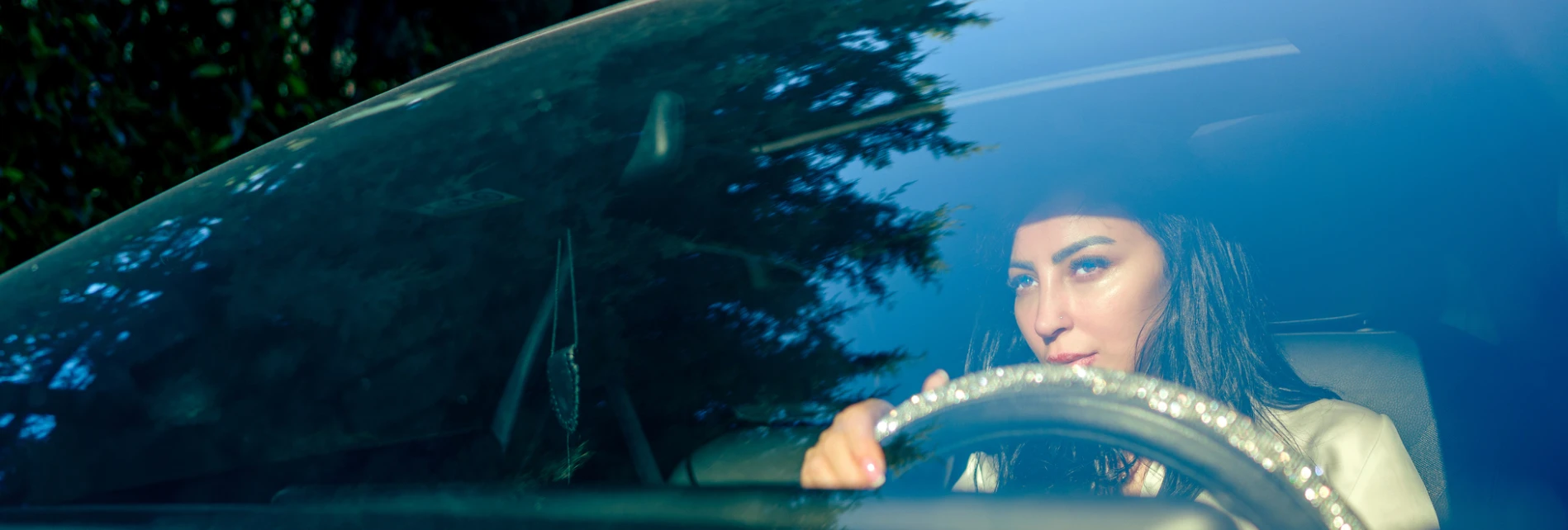 Private-en-Operational-Lease-vrouw-achter-stuur