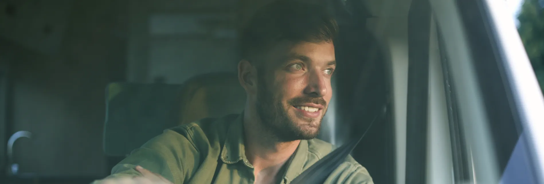 Man in bedrijfswagen - Voordelen en nadelen Financial Lease