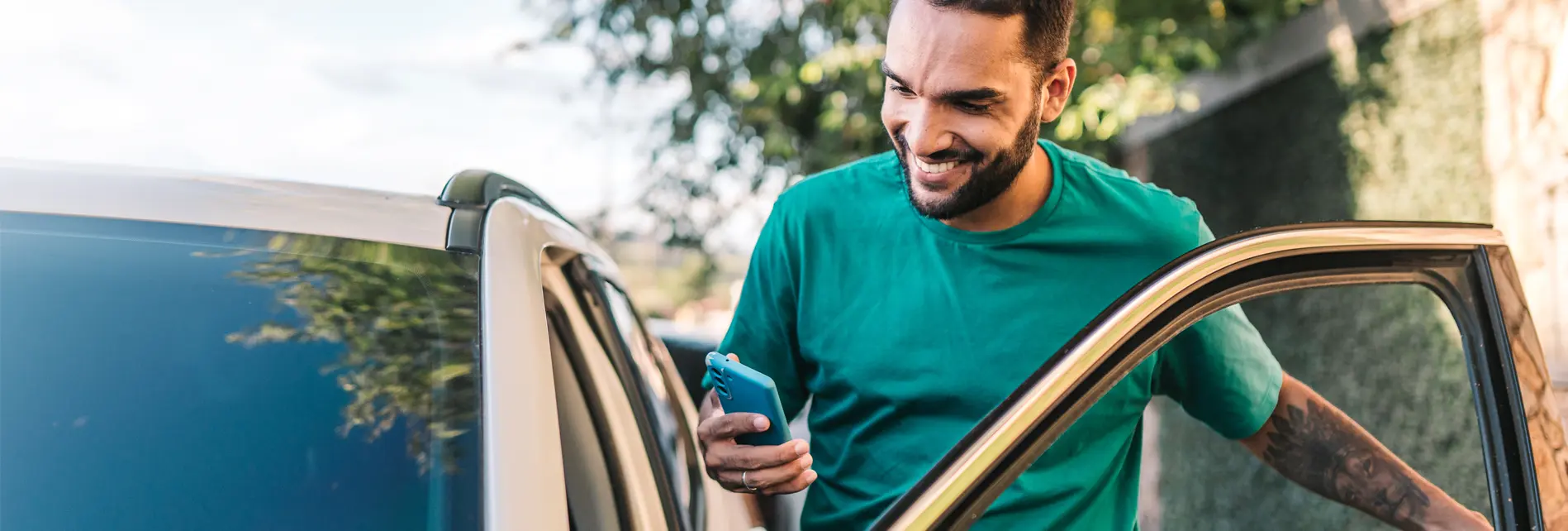 Man leaseauto telefoon