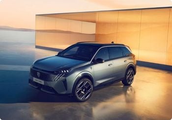 Peugeot-e-5008-7-persoons-auto