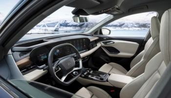 audi-Q6-e-tron-bestuurderzijde