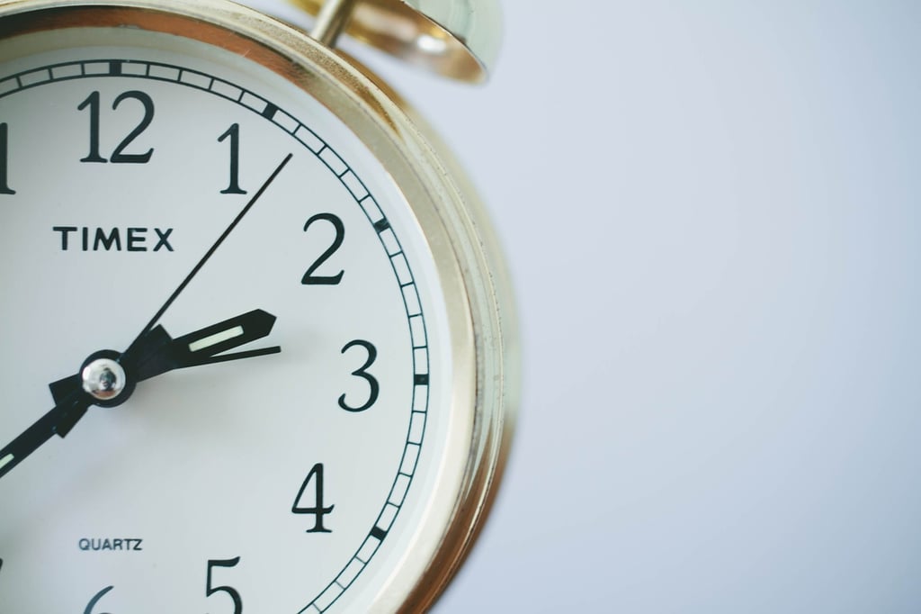 daylight_saving_time_alarm_clock