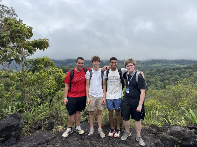 Learn From the Best in Small Groups