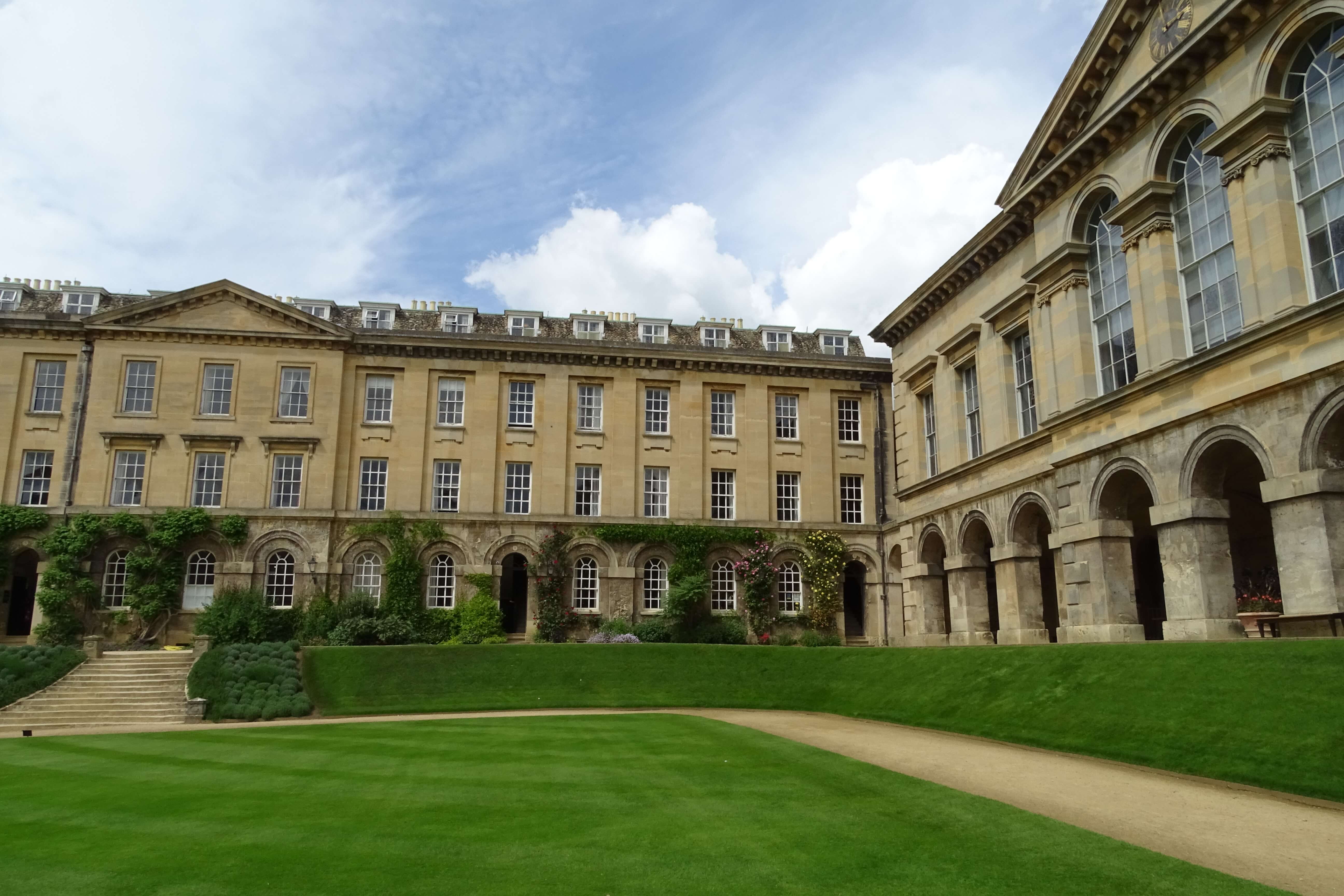 Worcester Oxford_AdobeStock_271074725 (1)