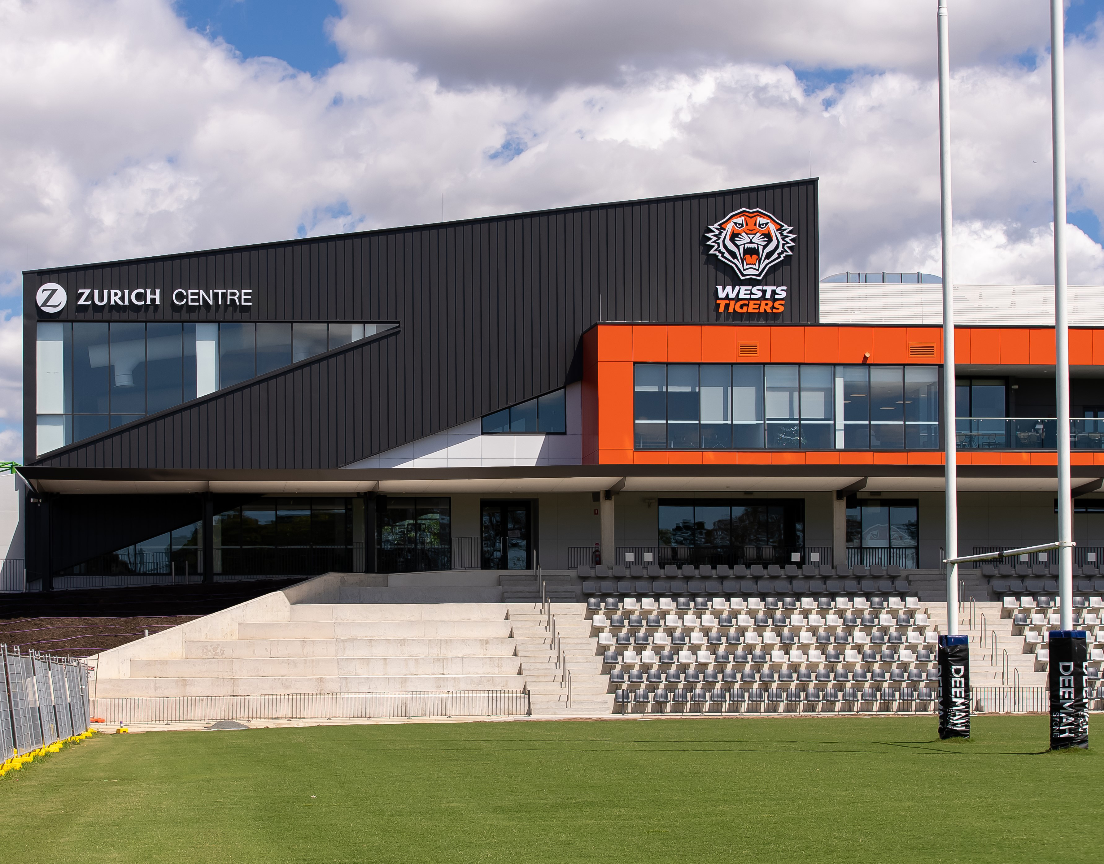 wests-tigers-zurich-centre-stage-slim
