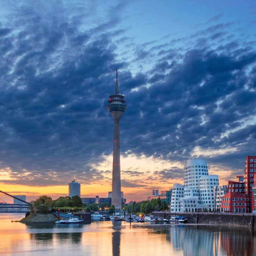 TX1RXC_Preview_Duesseldorf Düsseldorfer Rheinturm