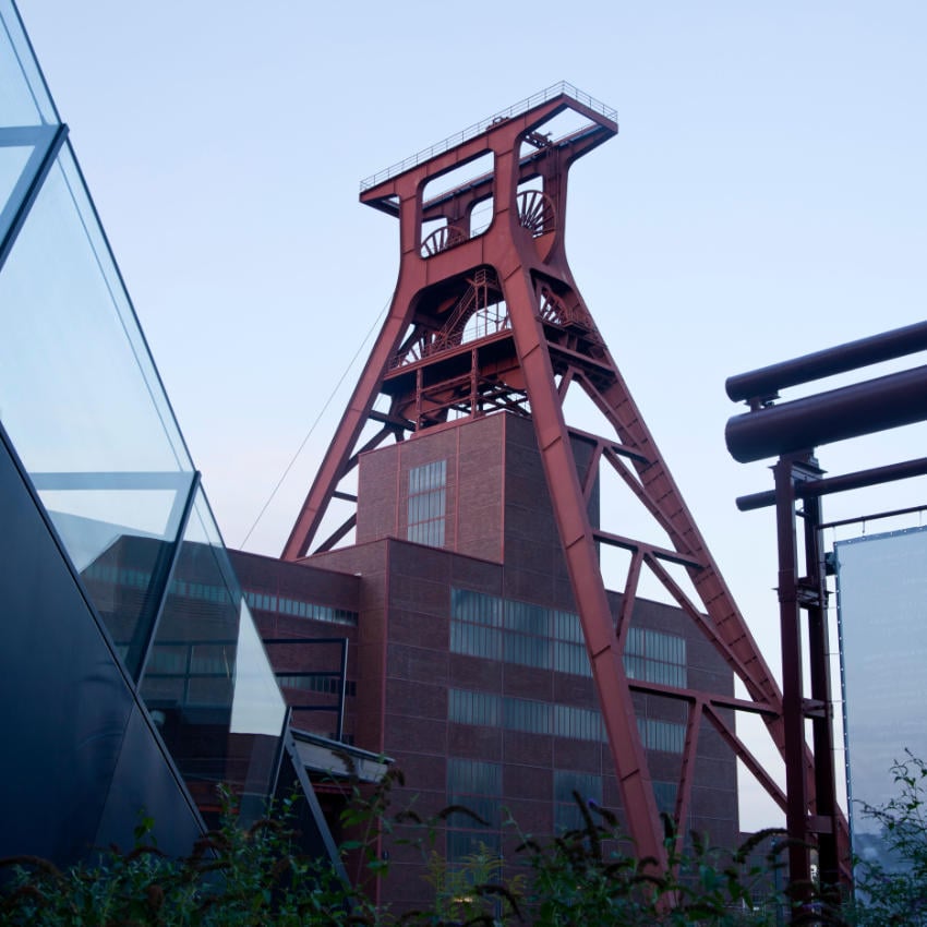 CX8100_Essen Förderturm Zeche Zollverein in Essen