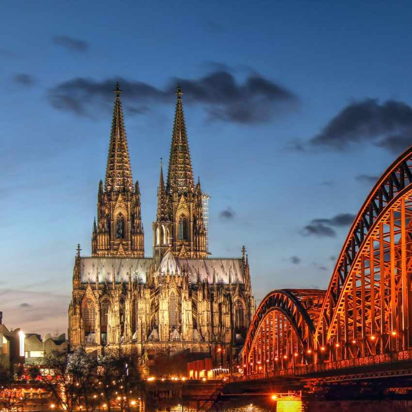 Kölner Dom mit Hohenzollernbrücke