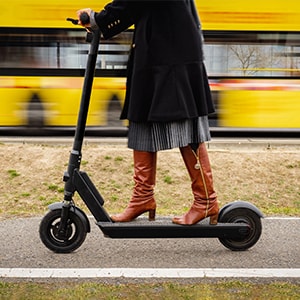 e-scooter-fahrradweg_300x300_2022_03 e-scooter-fahrradweg_300x300_2022_03